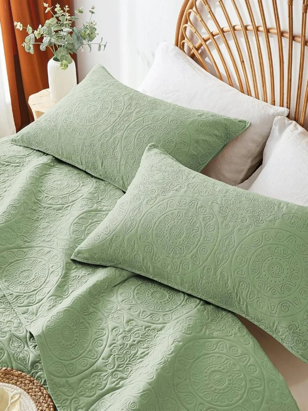 Sage Green Quilt Set - 3-Piece Reversible Bedspread